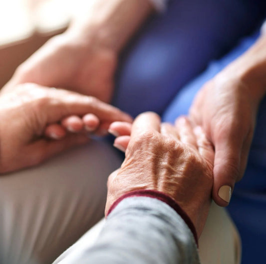 人と人を繋ぐ温かい手